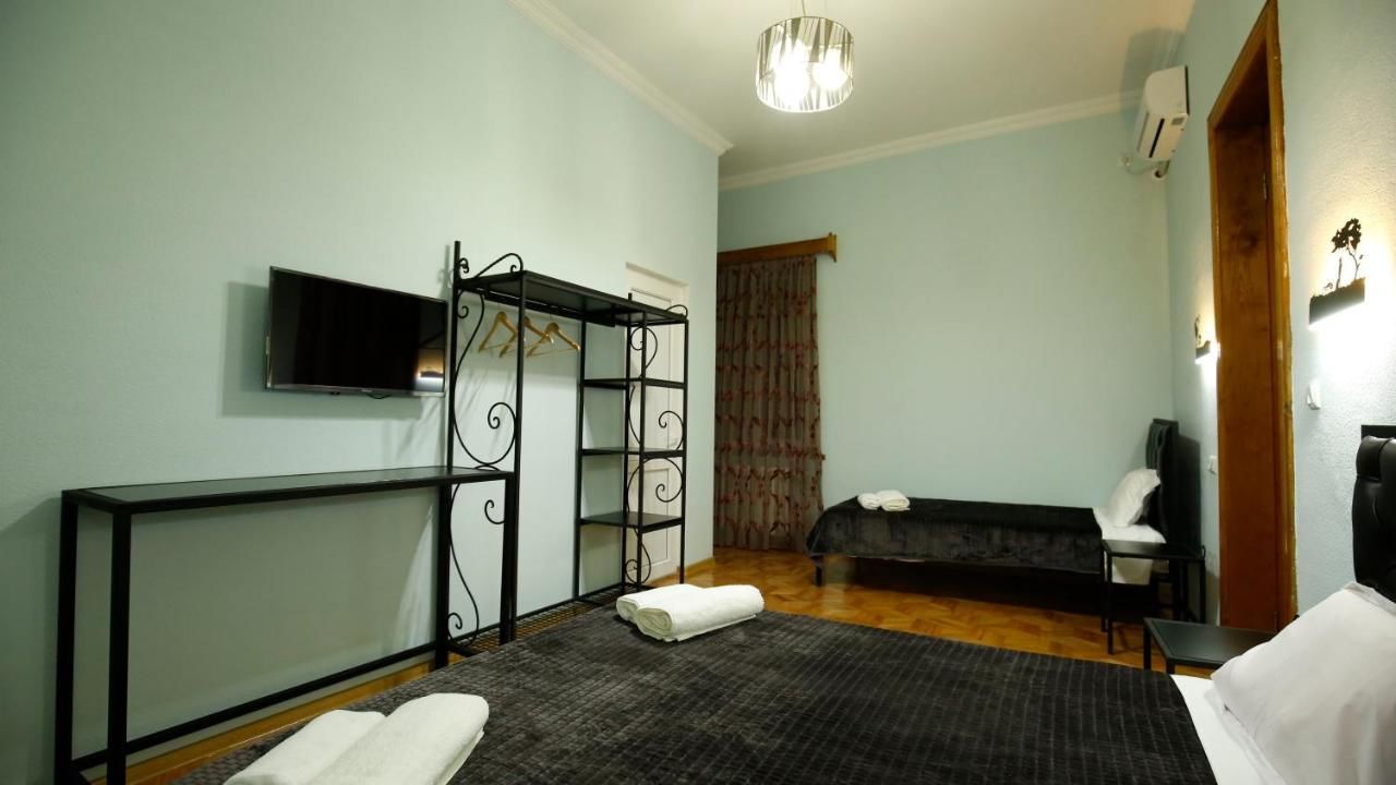 Отели типа «постель и завтрак» Hotel Veranda Кутаиси-41