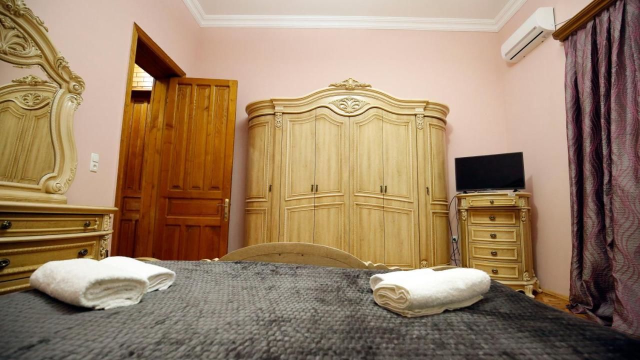 Отели типа «постель и завтрак» Hotel Veranda Кутаиси-46